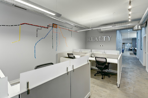 33 Realty - Visual