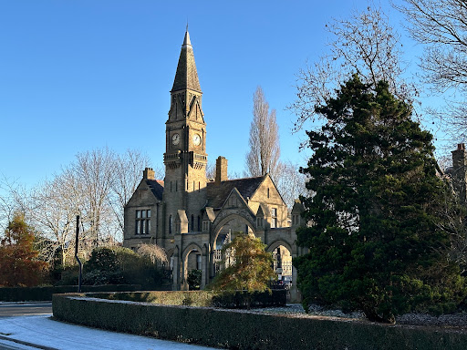 Hollinwood Cemetery