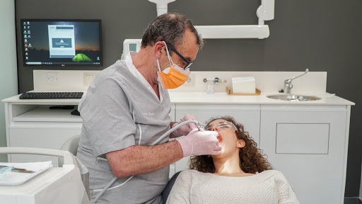 CLINICA DENTAL ESTEBAN