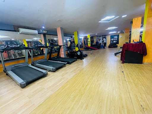 New Royal fitness studio gym