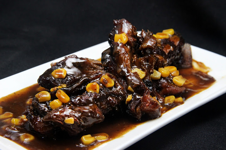 Eats & Spirits Restaurant by null