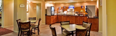 Photos of Holiday Inn Express & Suites Calhoun