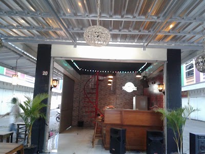 Photos of Retrois Cafe