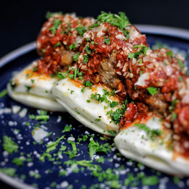 Clique & Sounds Restaurant by null