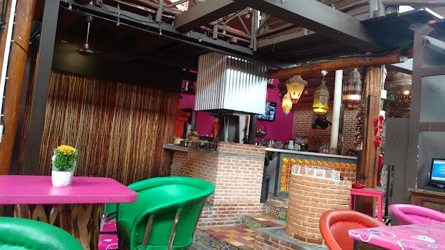La Cazota Grill
