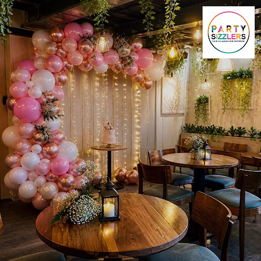 Planning a private birthday celebration in a cosy café but not sure how to decorate it just right… post image