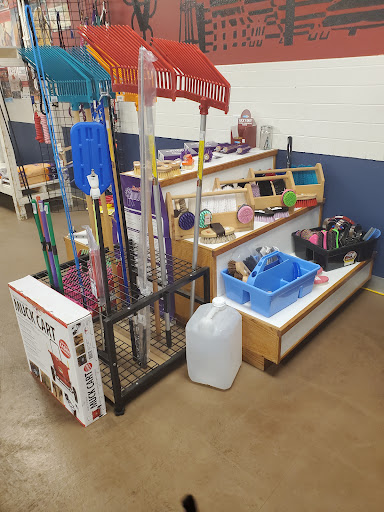 Barnyard Vet & Pet Supply - Thumbnail