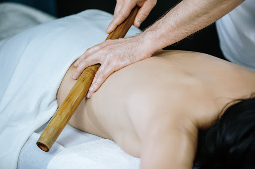 Masażysta SPA - masaż modelujący odchudzający antycellulitowy Maderoterapia - masaż twarzy Kobido - drenaż limfatyczny