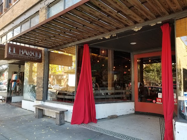 El Barrio Restaurante Y Bar