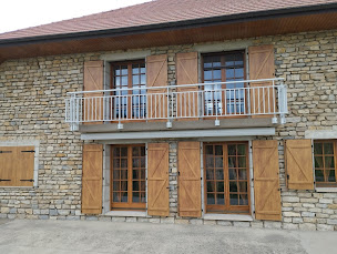 Photo n°13 de RM Stores et Fermetures - KOMILFO - à École-Valentin (Magasin de stores et de rideaux)