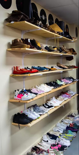 Secondhand Consignment & Resale - Visual