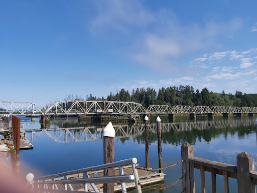 Umpqua Discovery Center Gallery - United States