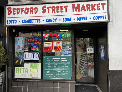 Bedford street market / smoke shop Logo