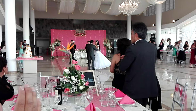 Laguna Dorada (Salon Eventos)