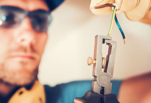 Luke The Electrician - Thumbnail