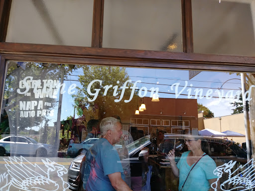 Stone Griffon Vineyard - Thumbnail