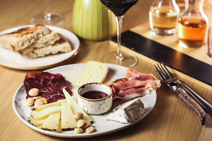 Paper Planes by null