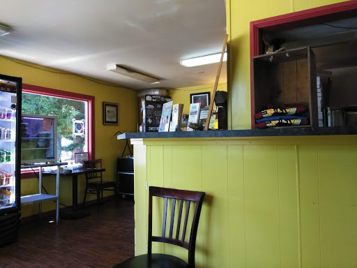 Wolf's Den Pizzeria Tisbury Gallery - United States