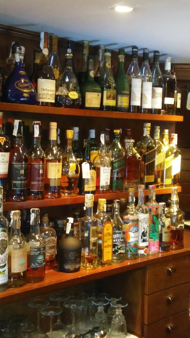 Ideal Cocktail Bar