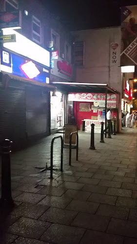 Lazeeza Takeaway - Restaurant