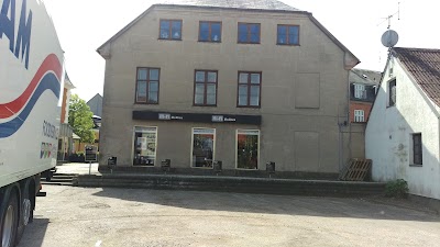 electronics-store