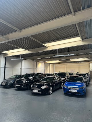 Vantage Auto House