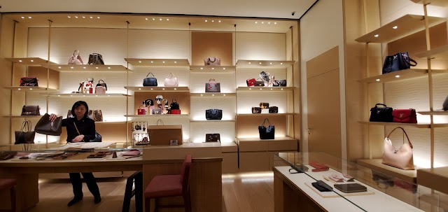 LOUIS VUITTON - CALGARY - 6455 Macleod Trail SW, Calgary, Alberta