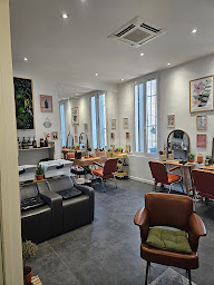 Photo n°2 de Le salon des bains à Nîmes (Salon de coiffure)
