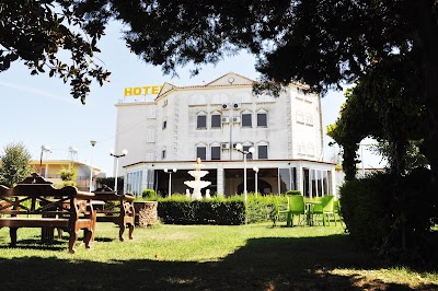 Hotel Familja