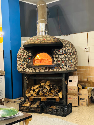 FRIDA PIZZERIA Gallery - Italy