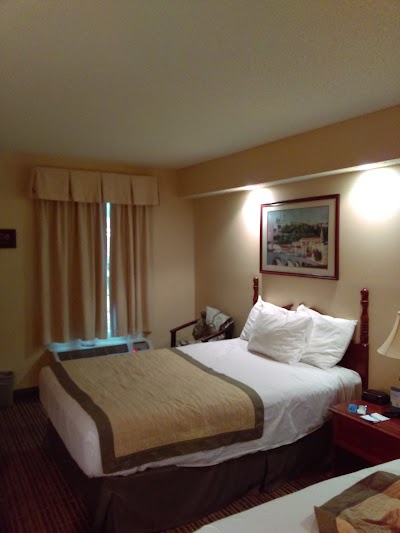 Photos of Baymont Inn & Suites Tuscaloosa