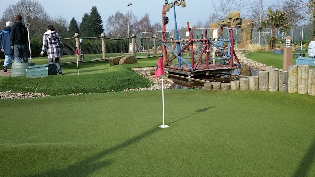 Mr Mulligan's Pirate Golf, Hoebridge, Woking