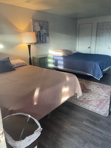 Carriage Motor Inn - Thumbnail