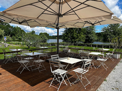 Café Au Coeur Du Lac