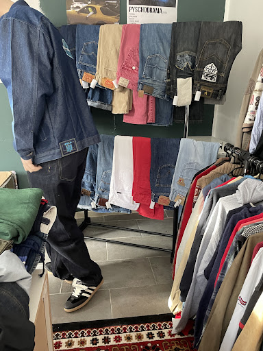 Corner Store Vintage Clothing - Thumbnail
