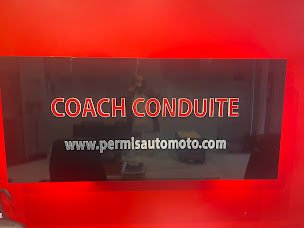 Photo n°1 de Coach Conduite à Paris (Moto-école)