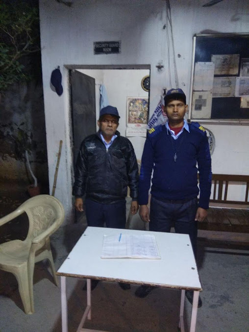 Af1qipppasf8y49daevecdl3kwje4zy53alpn4z3fvoa=s677 K No