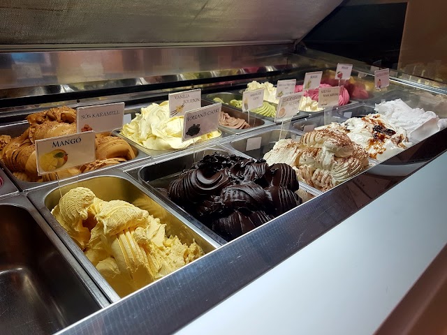 Azúr Fagyizó *****