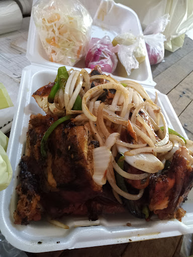 Pollos y costillas las palomas