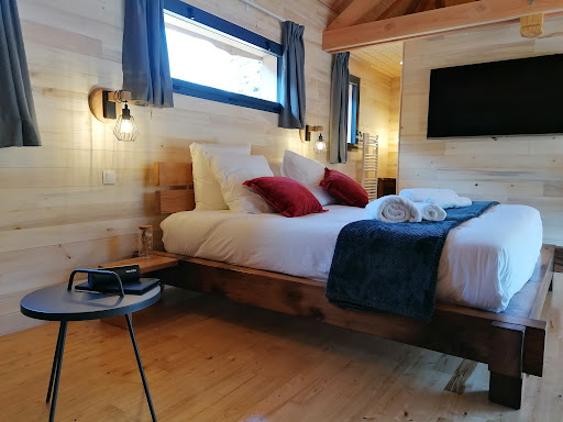 Photo de Cabanes Suspendues - SPA et Sauna privatifs à Satillieu (07290)