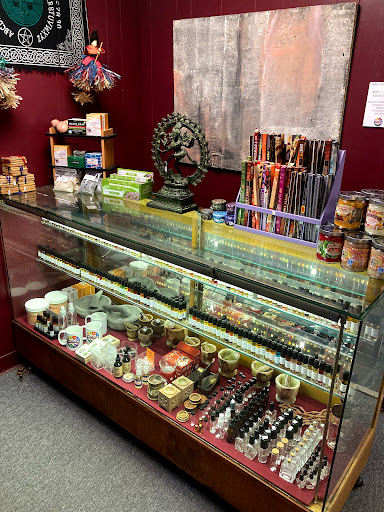 Dilly's Curiosity Shop - Thumbnail