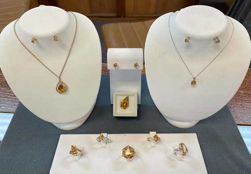 Artistry In Gold & Ladies Apparel - Thumbnail