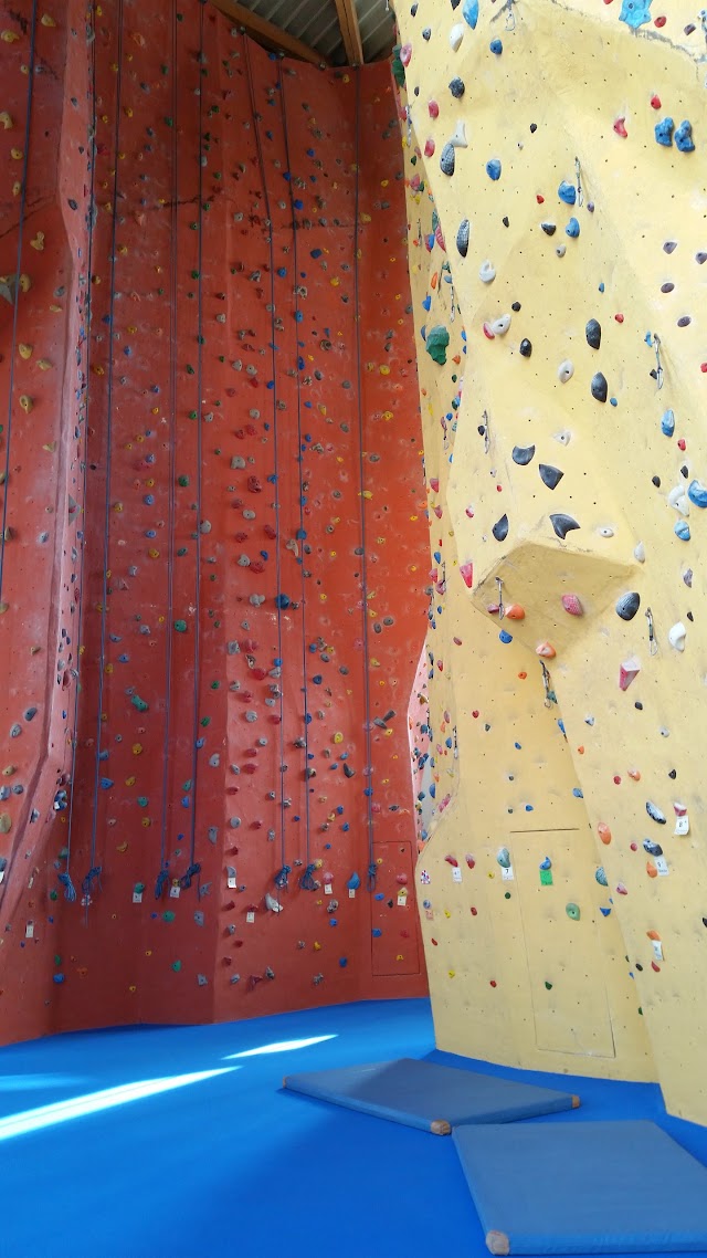 Magic Mountain (Climbing / Bouldering)