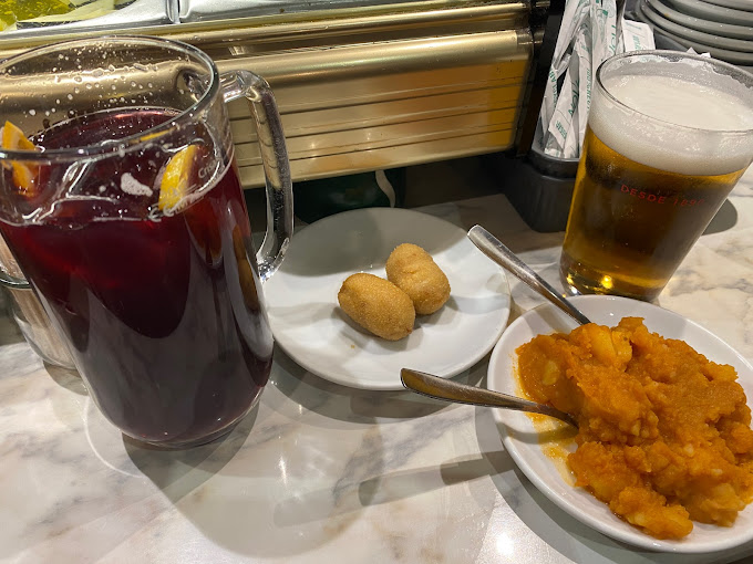 Croquetas y patatas revolconas del Rincón Abulense