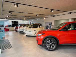 Photo n°2 de FIAT - ABARTH - ALFA ROMEO - JEEP - CORBEIL-ESSONNES - CERVINIA 91 à Corbeil-Essonnes (Vendeur de voitures d'occasion)