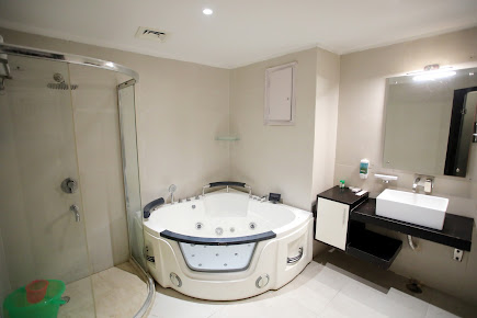 Af1qipppk2xnlljdwdfqdplafmzcpwuprdfwy9ia6ldt=s435 K No