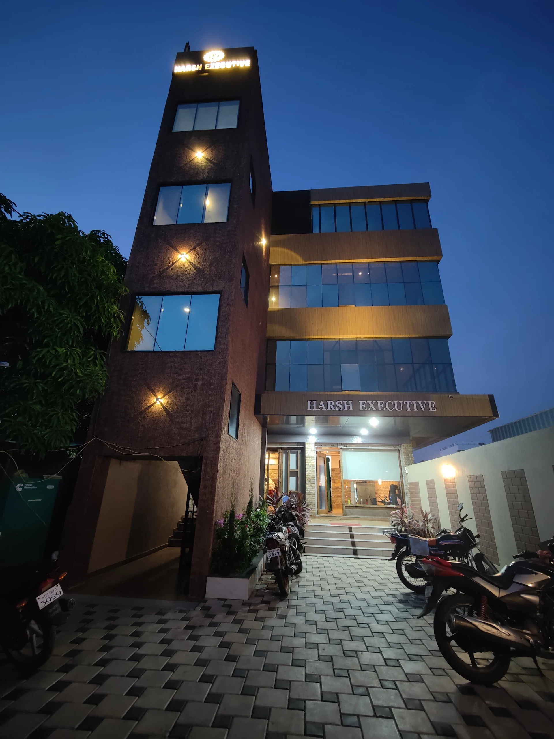 Harsh Executive Hotel & lodging