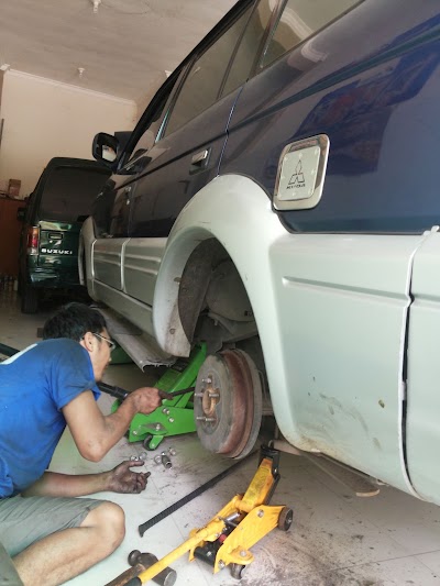 Photos of Bengkel Mobil HK.Sodara