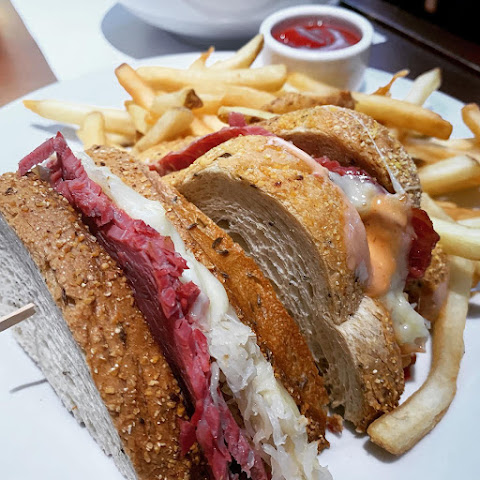 Roberts Corned Meats Inc by null