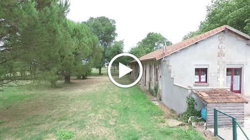 Photo de Domaine de la Fosse - Gites avec jardin, piscine. Proche pistes cyclables, Soulac-sur-Mer, Montalivet, Hourtin, Gironde à Saint-Vivien-de-Médoc (33590)